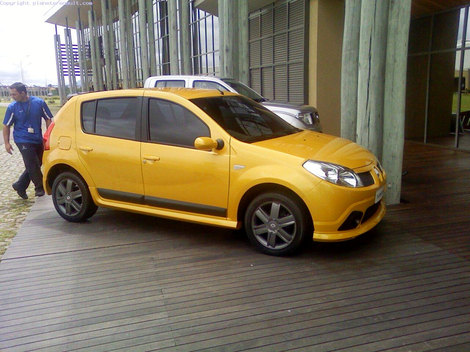 Renault Sandero F1, Renault Logan F1