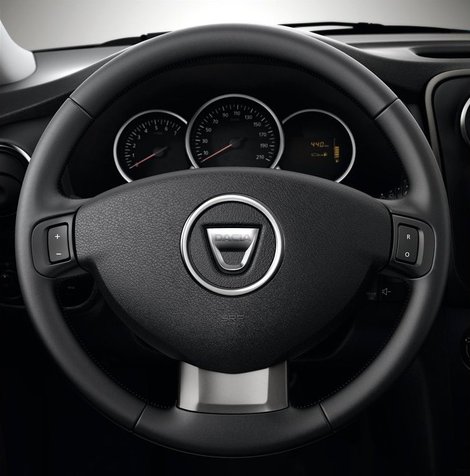 новый Сандеро Степвей 2013 новый Сандеро Степвей 2013